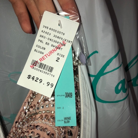 gorgeous prom dress - Picture 5 of 8